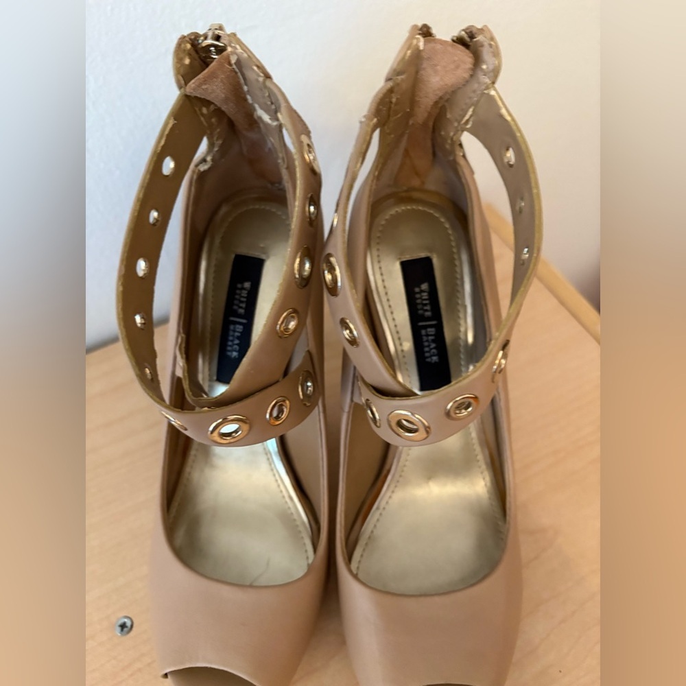 WHITE HOUSE BLACK MARKET ALYSE CAMEL HEELS SIZE 6M - Picture 2 of 8
